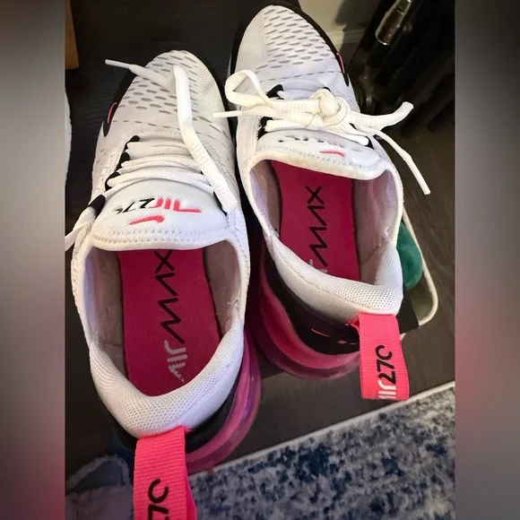 Women’s Nike air 270 Sneakers - Picture 3 of 6